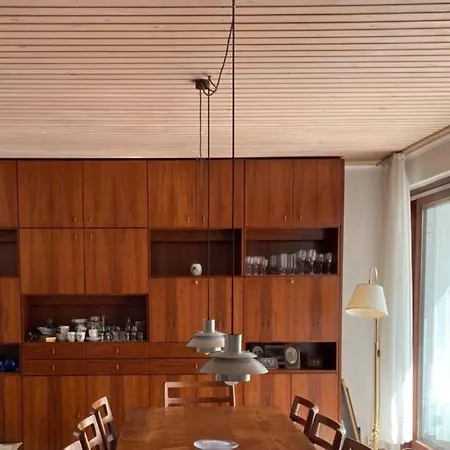 Modernes Ferienhaus Mit 5 Schlafzimmern Und Geraumigem Wohnzimmer *